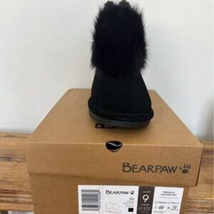 NWT Bearpaw Pompom Black Boots